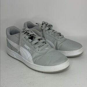 Puma Court Ravine sneakers in the cool light gray and white 

Size 8